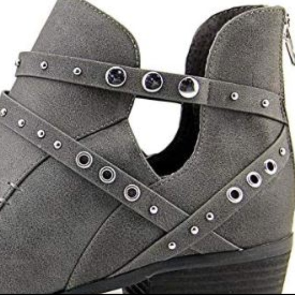 NIB Not Rated Takayama Gray Grommet Embellished Crisscross Flat Bootie, Size 6.5 - Picture 5 of 5